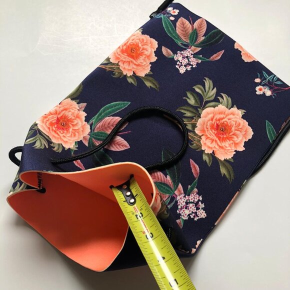 Triangl, Neoprene, floral with Navy blue background backpack/tote/beach/pool bag - Picture 6 of 6